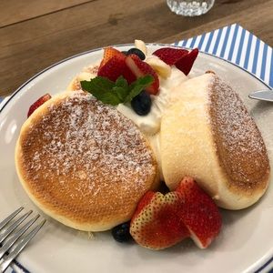 Meet your Posher, Kam